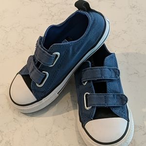 Velcro converse/Chuck Taylor's for kids
